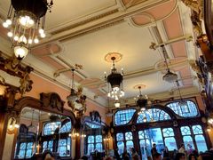 -Majestic Café