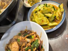 -富正毅三下锅·湘西韵味(天门山索道店)