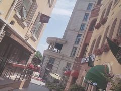 -鲁邦国际风情街(麦世达韩国精品百货店)