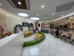 -瑞尔齿科(南京东路名人诊所)
