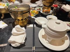 -半岛翡丽海鲜自助餐厅(观风亭店)