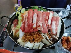部队锅-MI WU FACTORY米屋美食工厂餐厅(绿地店)