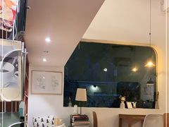 -彳亍咖啡·这里(水湾路店)