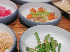 -明洞阿姨·韩式酱蟹烤肉·创意料理(三元桥店)