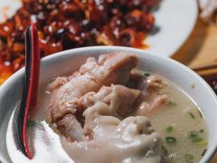 -雷祖芳老妈蹄花店