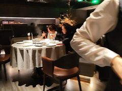 -左庭右院鲜牛肉火锅黑金店(陆家嘴中心店)