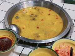-晓彭肥肠鸡·泡椒鸡火锅(水木天地店)