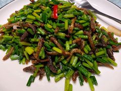 韭菜花炒田炆鱼-花城苑广府菜(侨鑫店)