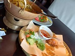 -大头虾越式风味餐厅(光明广场店)