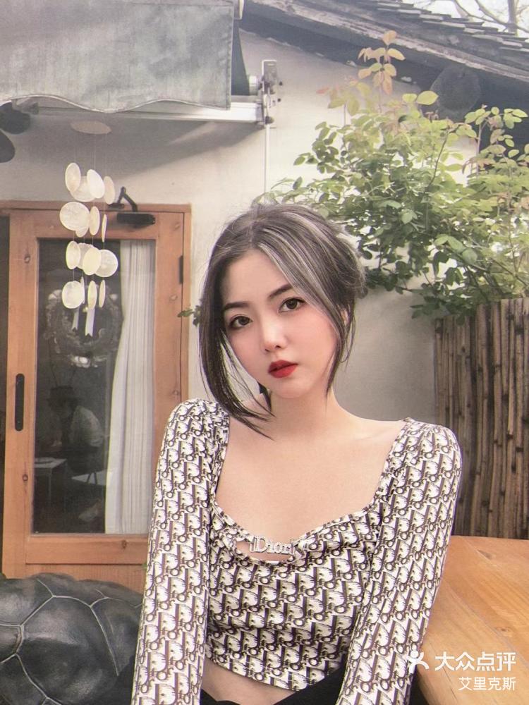 打开app查看高清大图 艾里克斯 2022年7月22日 关注 这就是混血儿发色