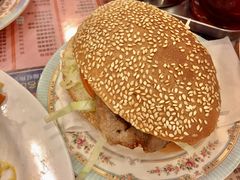 特大猪扒包-金华冰厅