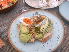 牛油果煮蛋吐司-RAC BAR(安福路店)