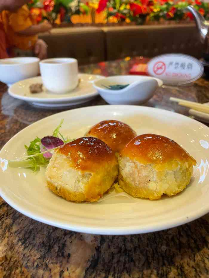 唐苑酒家(太古仓店)-"还不错,烤鸽很美味,皮酥肉香,椰子桂花冻.