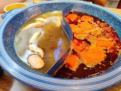 重庆红油经典鸳鸯锅-王歘歘·chuǎ火锅(五道营店)