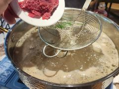 -牛满溢·自助潮汕鲜牛肉火锅(龙汇路店)