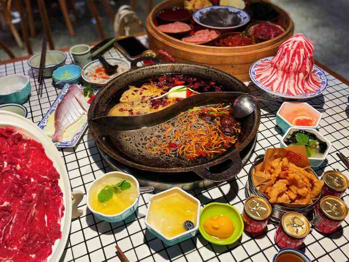 土货老火锅(洪崖洞店)-"「土货老火锅(洪崖洞店)」想去好久的火.