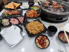 -啊美丽炭火烤肉(滑翔一店)