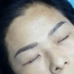 -一个差评成就的纹眉店