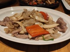 杏鲍菇竹耳爽肉片-十三式重庆江湖菜(金茂览秀城店)