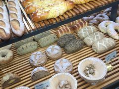 -焙丽拾光(麦凯乐直营店)