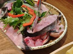 -野山舂·贵州现舂酸汤火锅(鸿通城店)