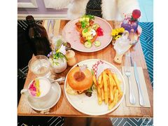 -FLOVIE FLORIST CAFE