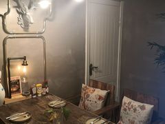 -HIGH FIVE哈福手工汉堡(桂林路店)