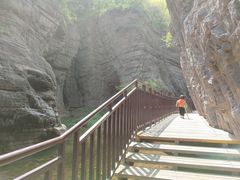 -龙潭大峡谷
