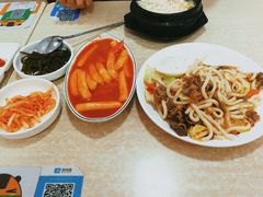 肥牛炒乌冬面-拌来拌去石鍋拌飯(文鼎店)