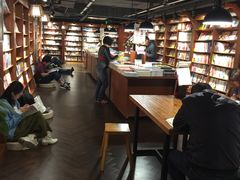 -新华书店(印象城店)