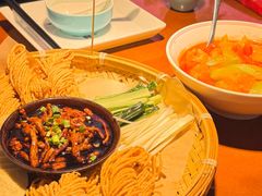 -魏铭鱼头捞饭(晋阳路店)