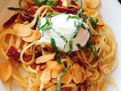 -ROAST coffee & eatery