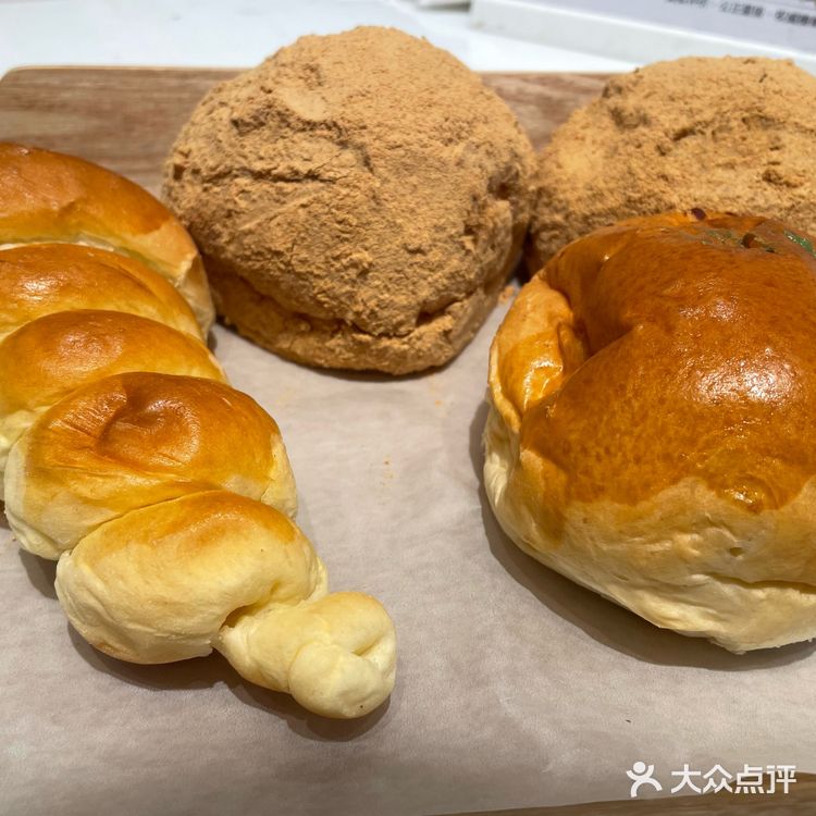 北新桥的这家网红面包店终于宣布……