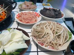 -扎起市井老火锅(乐山总店)