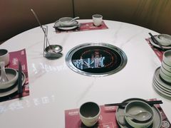 -洪氏嗨捞·广东猪肚鸡·椰子鸡火锅(西咸万象城店)