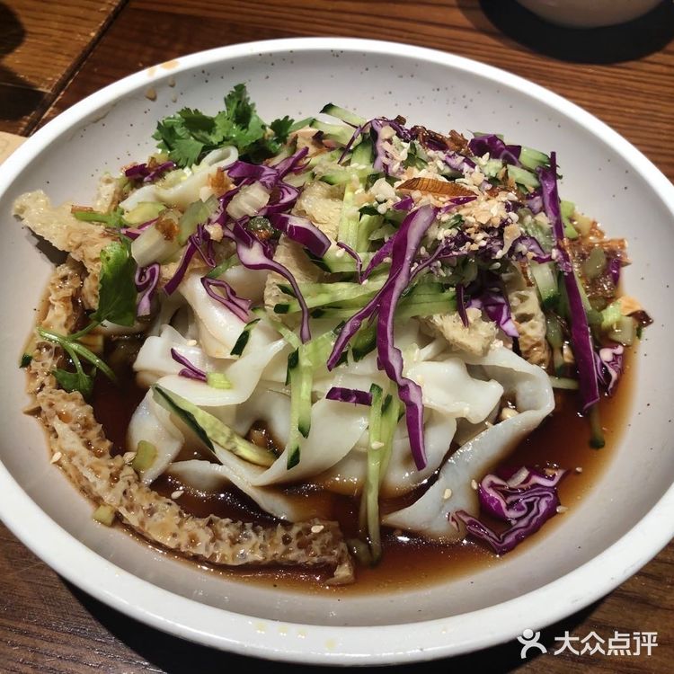 12点前到达餐厅，没有排队，等到我入座以后