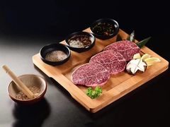 -山川小町·极番烧肉(新地假日广场店)