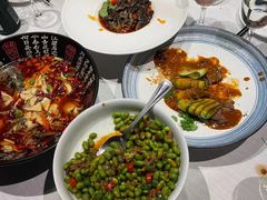-皇冠明珠鱼翅楼(水上公园店)