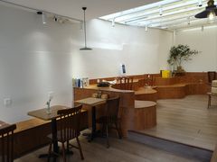 -有猫主题·治愈系猫咖(曾厝垵店)