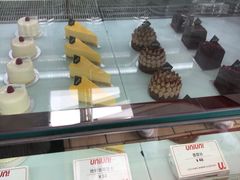 面包甜点陈列柜-UNI UNI(环亚凯瑟琳店)