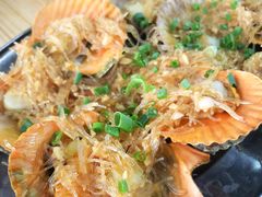 蒜蓉粉丝蒸扇贝-明记海鲜大排档(巽寮湾店)