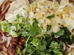 -珀玉莲花白米线店