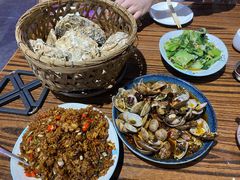 -蚝堡海鲜·威海菜·海肠捞饭·烧烤·亚洲吃蚝公司(幸福门店)