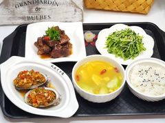 -爱月宝月嫂·育儿嫂(哈尔滨总店)