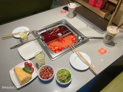 -海底捞火锅(曹安公路店)