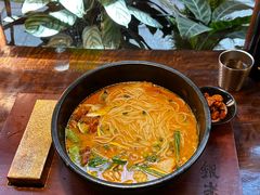 -银米·云南传统过桥米线(双廊黑金冠店)