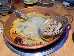 -洱火云南酸菜牛肉火锅(石景山当代商城店)