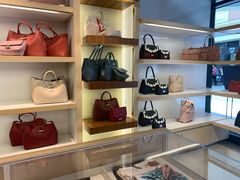-Longchamp(佛罗伦萨小镇奥特莱斯店)