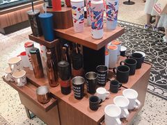 零售区-星巴克臻选(广州沙面店)