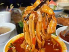 -茅草房·河畔园林火锅